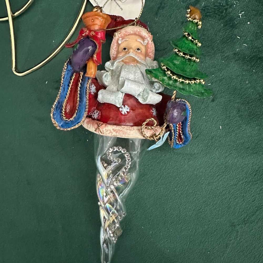 International Custom Element Design Factory Inc. Icicle Ornament